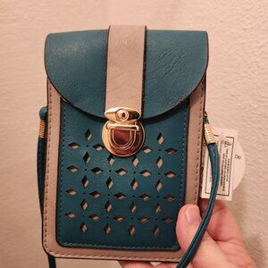 Cross body small purse (NWT)